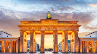 Brandenburger Tor bei Sonnenuntergang am Pariser Platz – Top 10 Berlin Sehenswürdigkeiten Stadtrundgang